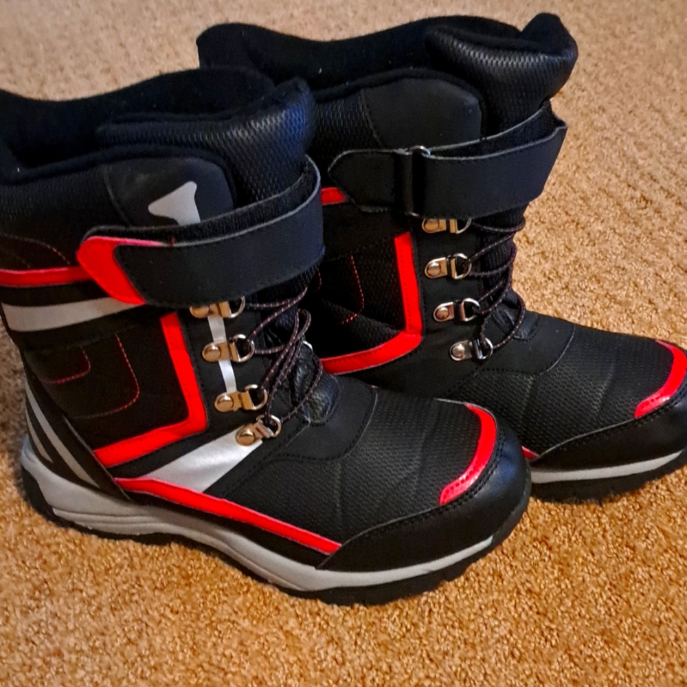 Boys boots